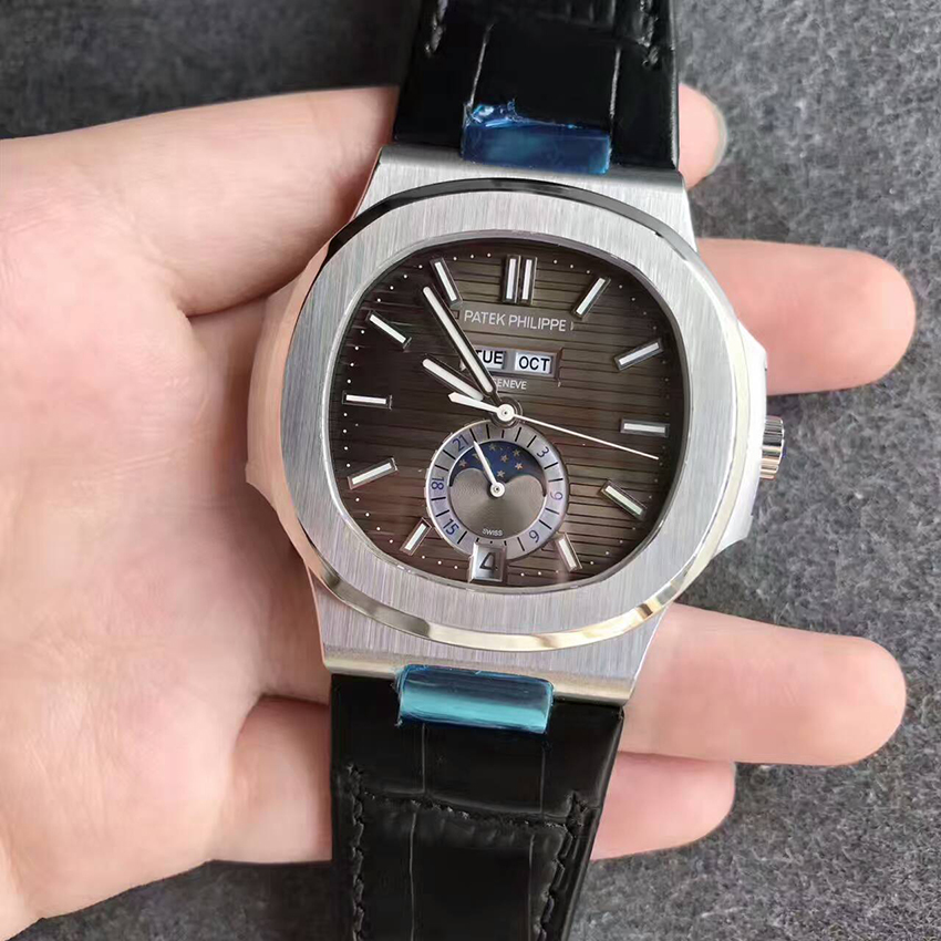 百達翡麗（Patek Philippe）年歷月相款皮帶版灰面壹比壹高仿手錶