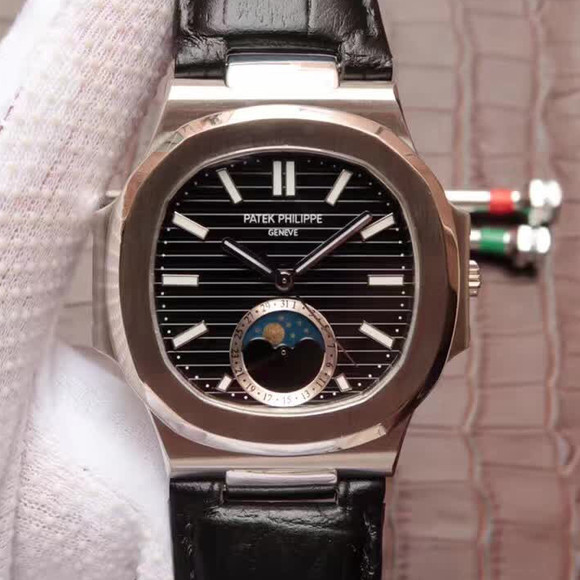 百達翡麗（Patek Philippe）運動系列鸚鵡螺月相男士手動精仿手錶