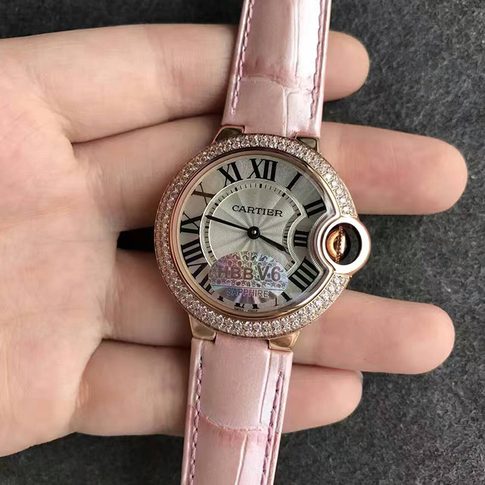 【V6廠】卡地亞（Cartier）藍氣球33毫米玫金鉆圈石英W6920084女款精仿手錶