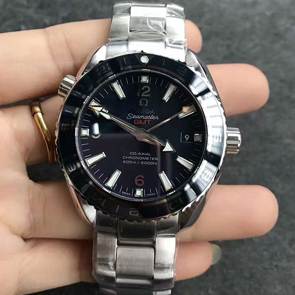 【KW壹比壹】歐米茄（OMEGA）海洋宇宙600M系列GMT雙時區男士自動機械壹比壹精仿手錶